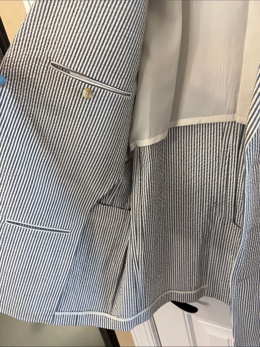 Preswick & Moore White and Navy Striped Seersucker Sport Coat